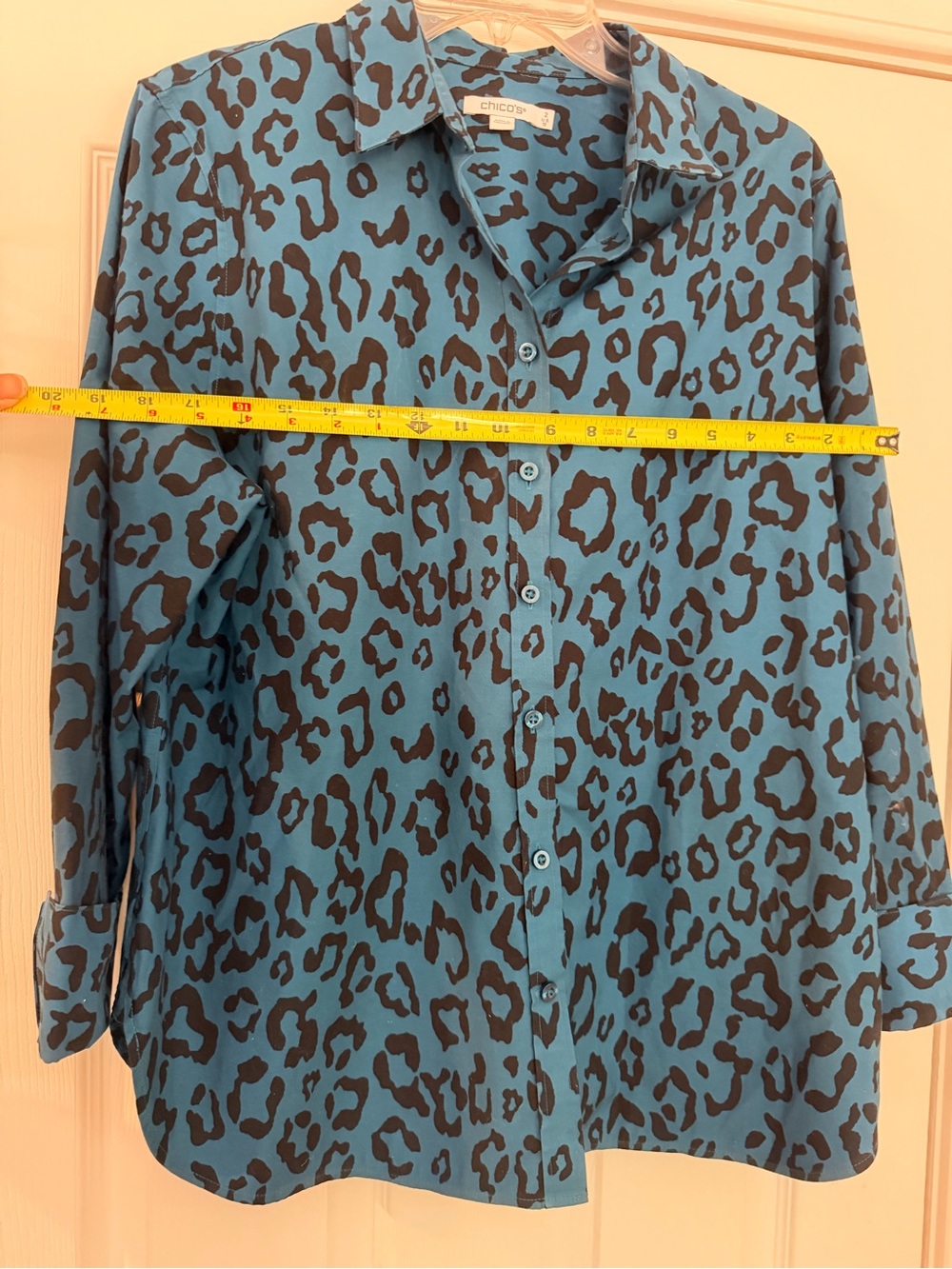 Ladies Size 2 "Chico's" Teal & Black Leopard Print Top Button Down Long Sleeves - Picture 5 of 7